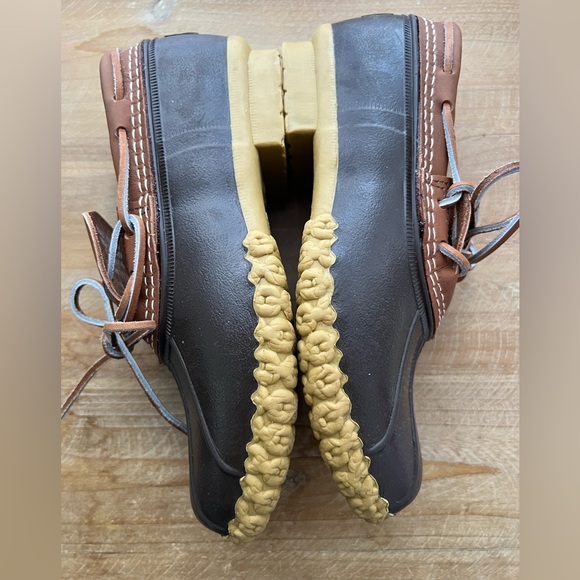 New Women's Bean Boots, Rubber Moc Size 7, recommended for an 8 - Picture 7 of 10